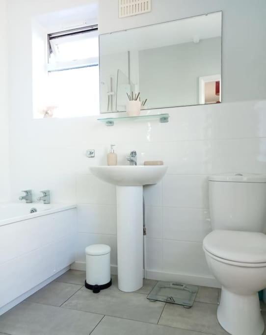 House With Free Parking And Large Garden Villa Wyke Regis Exterior photo