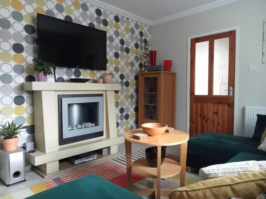 House With Free Parking And Large Garden Villa Wyke Regis Exterior photo